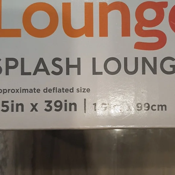 Lounge - Picture 2 of 3